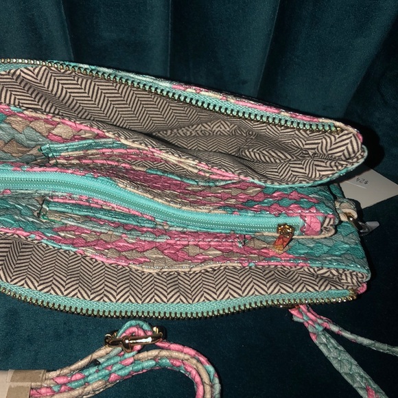 💕SOLD💕 NWT Jen & Co Wristlet Wallet with Strap - Picture 3 of 3